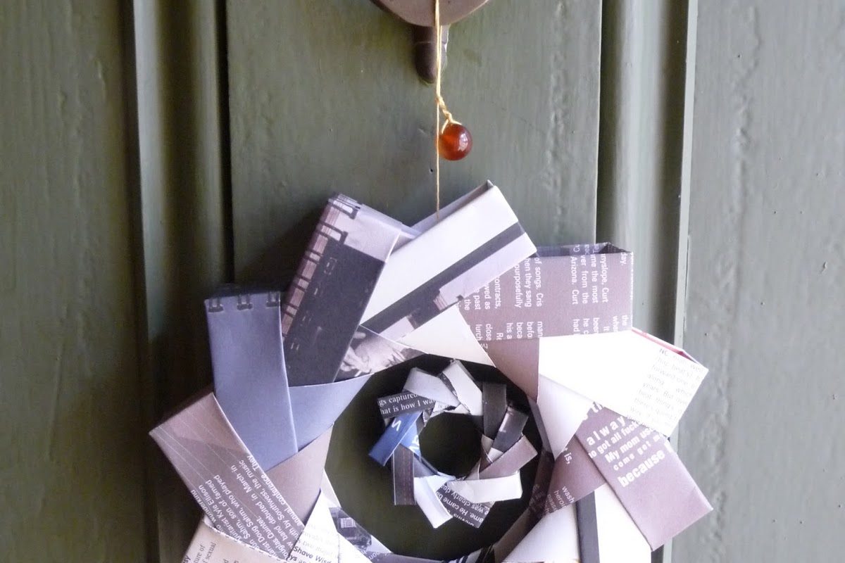 Christmassy: Paper wreaths